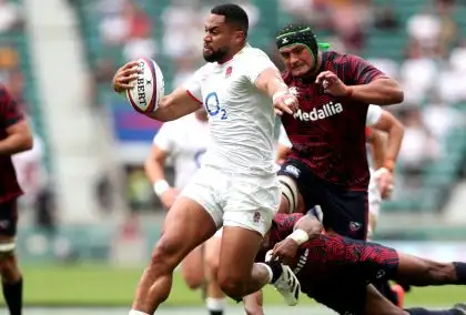 Disjointed England see off gallant USA