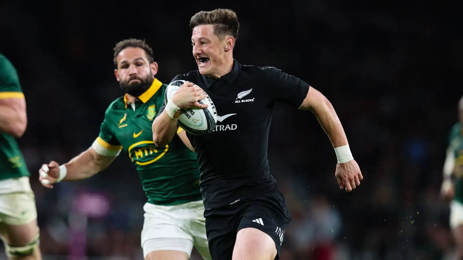 All Blacks scrum-half Cam Roigard on his way to try against Springboks.
