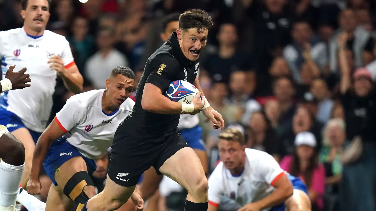 Cam Roigard marque pour les All Blacks contre la Namibie.