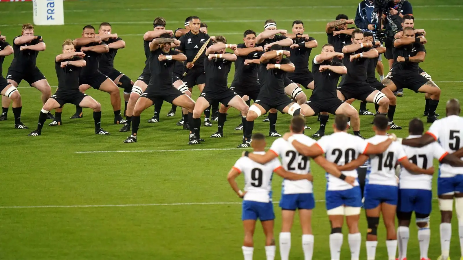 Les All Blacks effectuent le Haka contre la Namibie