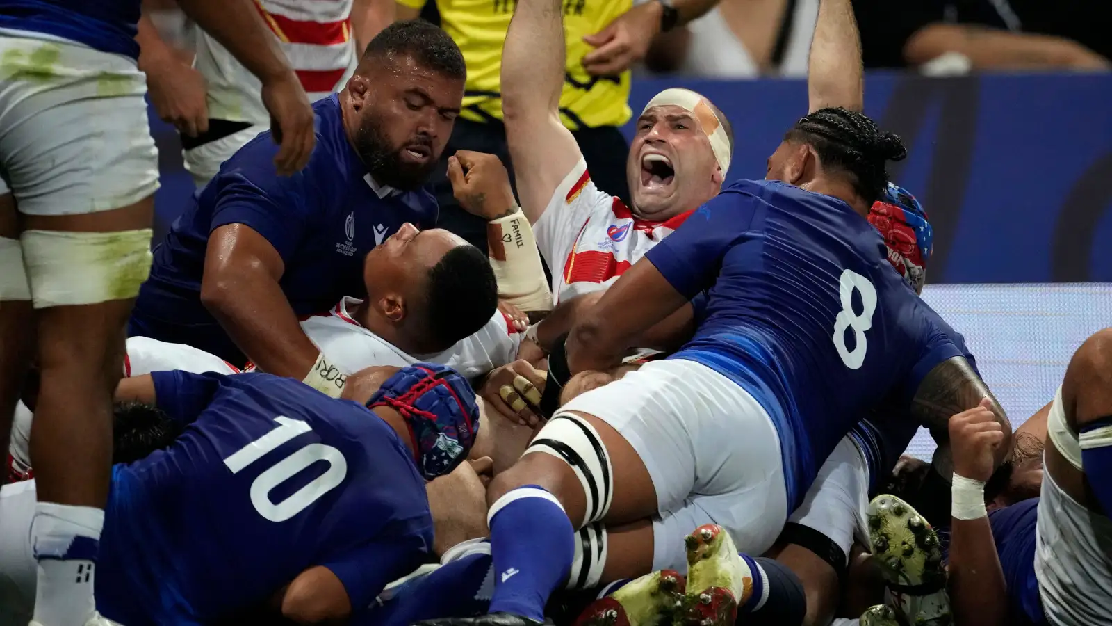 Japon après avoir marqué un essai contre les Samoa.