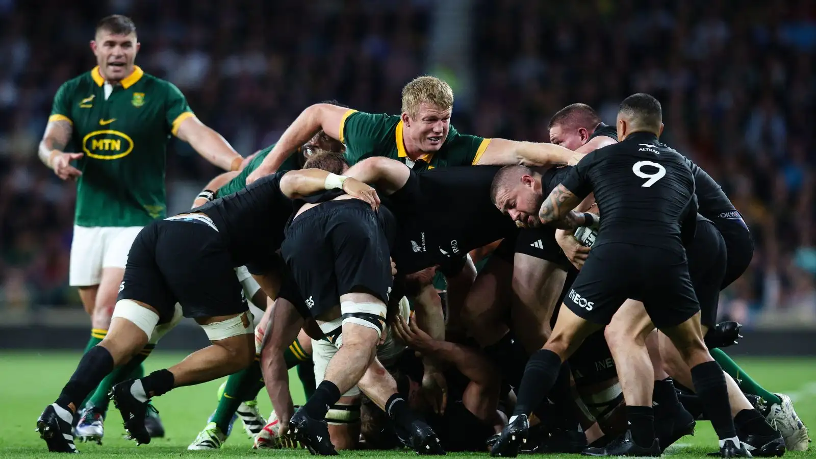 Pieter-Steph du Toit of South Africa in action in a maul during the International match between the South Africa Springboks and the New Zealand All Blacks at Twickenham Stadium
