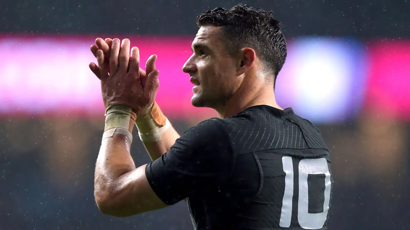 New Zealand's Dan Carter applauds the fans after the All Blacks Rugby World Cup victory in 2015