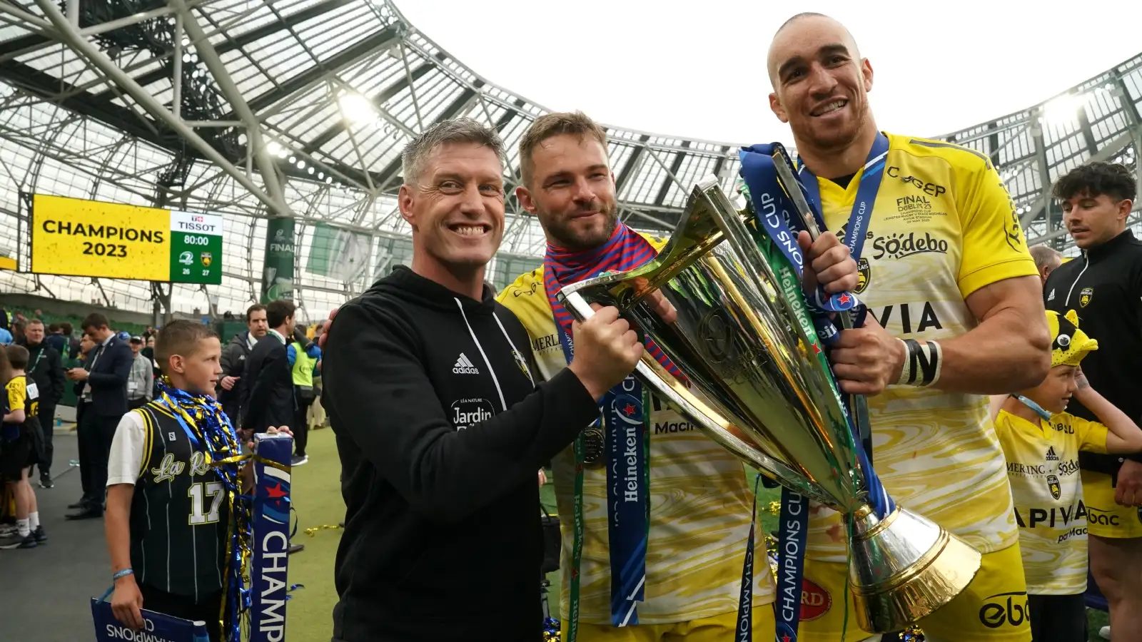 Ronan O'Gara celebrate with La Rochelle stars.
