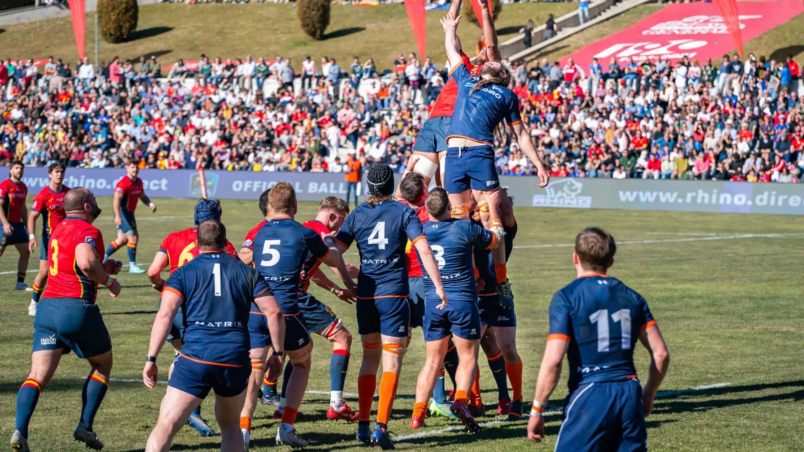Spain and Netherlands contest a lineout at Estadio Nacional Complutense.