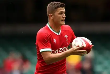 Wales playmaker heads home after 10 years in the Premiership