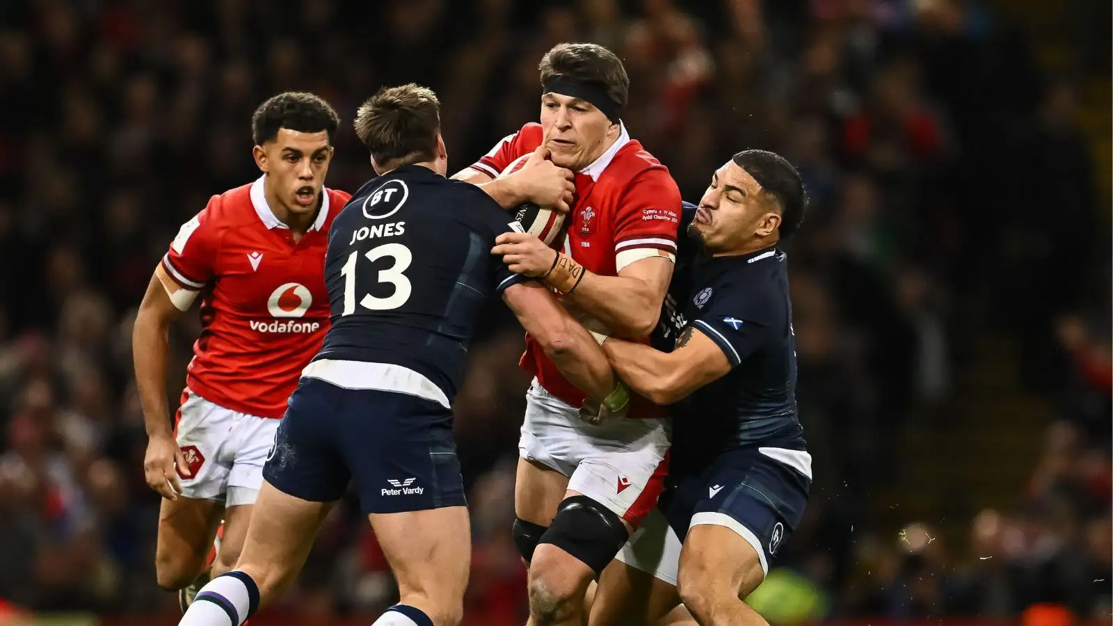Scotland star Huw Jones on the 'verge' of lucrative deal with French club :  PlanetRugby