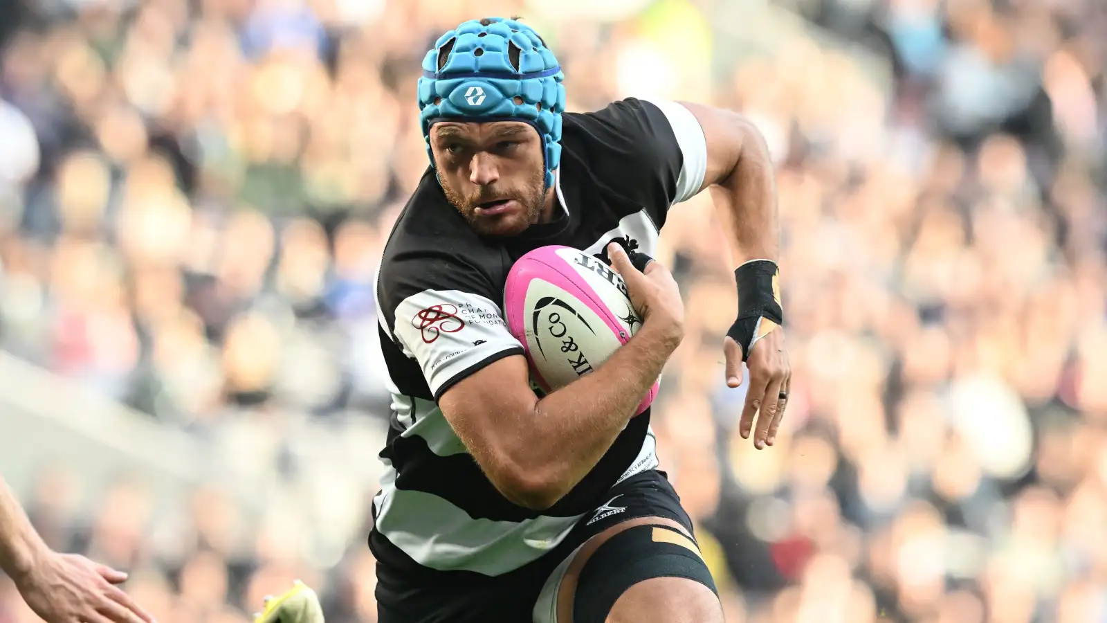 Zach Mercer on a run for Barbarians.