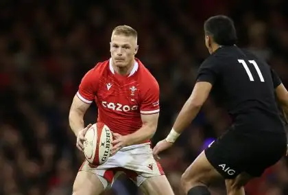 Ex-Wales back seals move to Super Rugby giants after All Blacks star’s injury