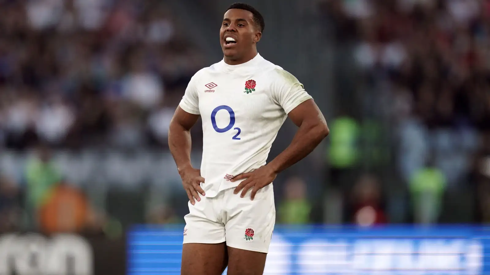 Immanuel Feyi-Waboso in action for England during the 2024 Six Nations.