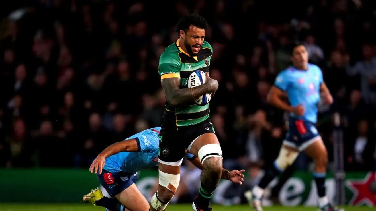 Northampton Saints' Courtney Lawes on his way over to score