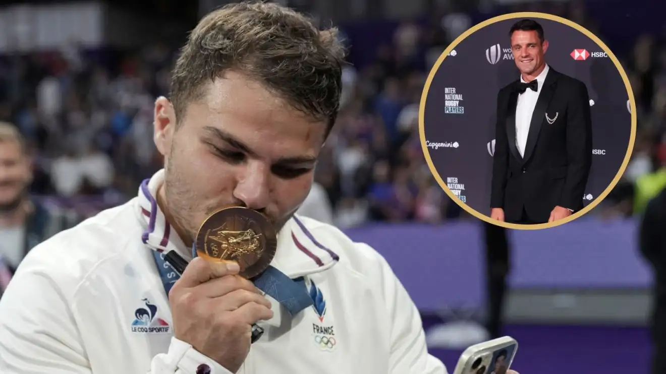 Dan Carter: Antoine Dupont's switch 'seamless' as France 'freak' hailed