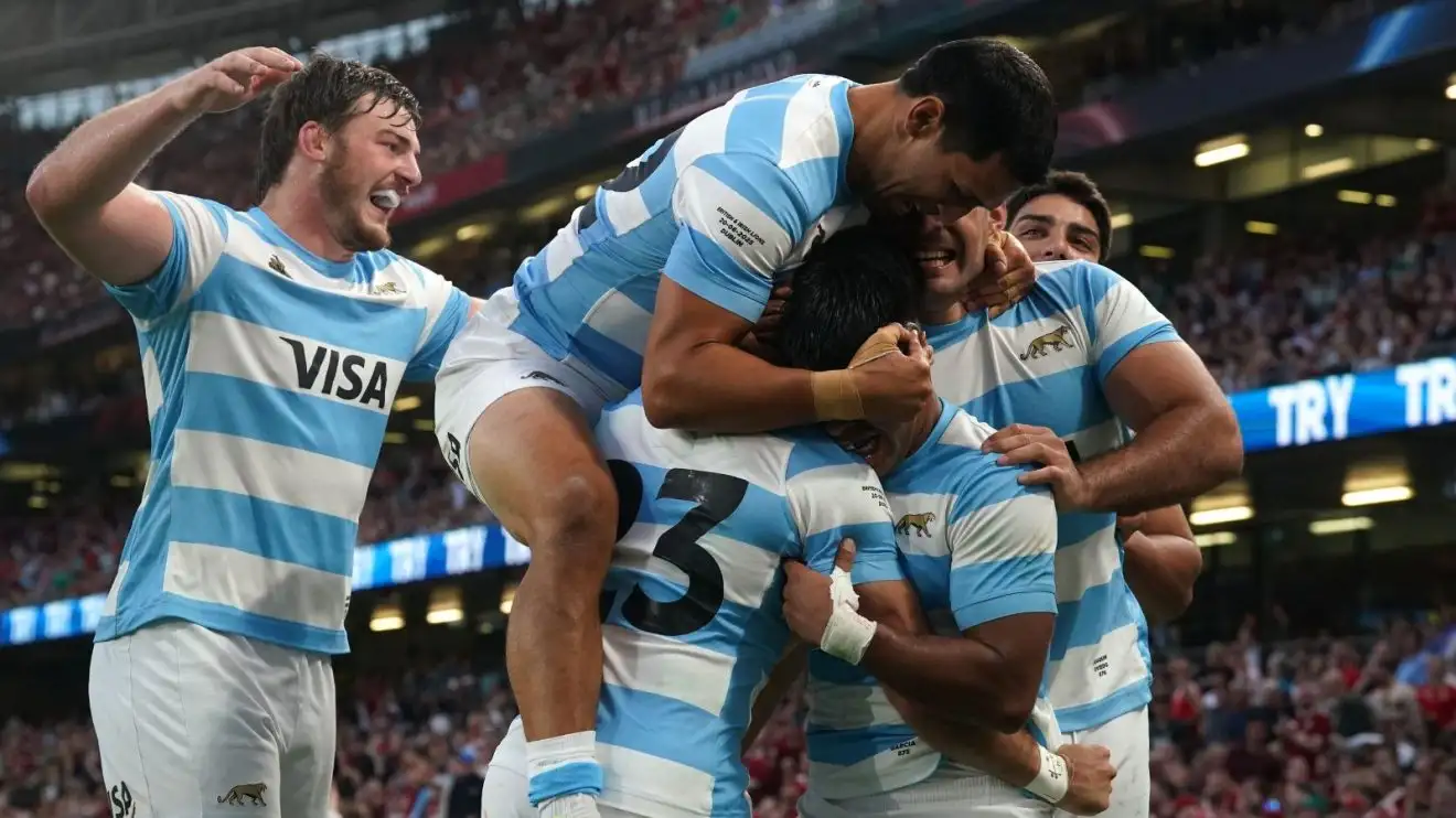 Jugadores argentinos celebrando un try en 2025