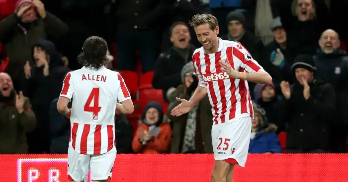 19 of Peter Crouch’s best tweets: Ronaldo, giraffes, go karting & more