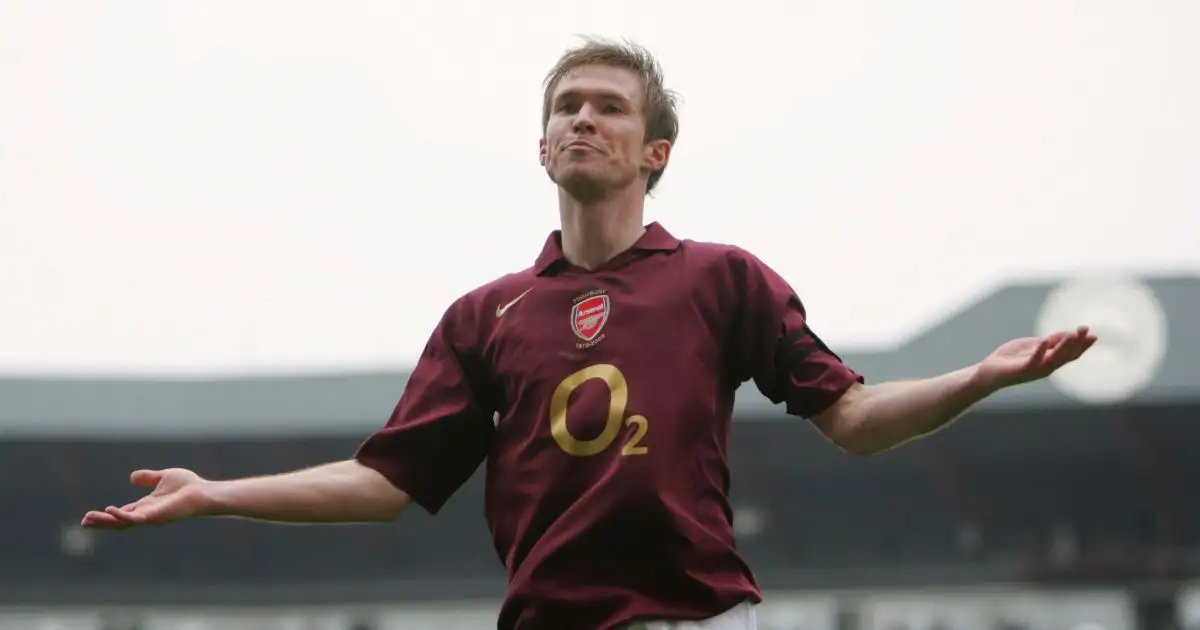 Arsenal's Alexander Hleb after scoring against West Bromwich Albion in the Premier League. Highbury Stadium, London. 15 April 2006.