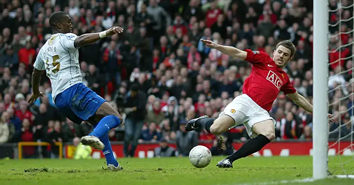 Man Utd could have won another treble in 2008, but Sylvain Distin said no