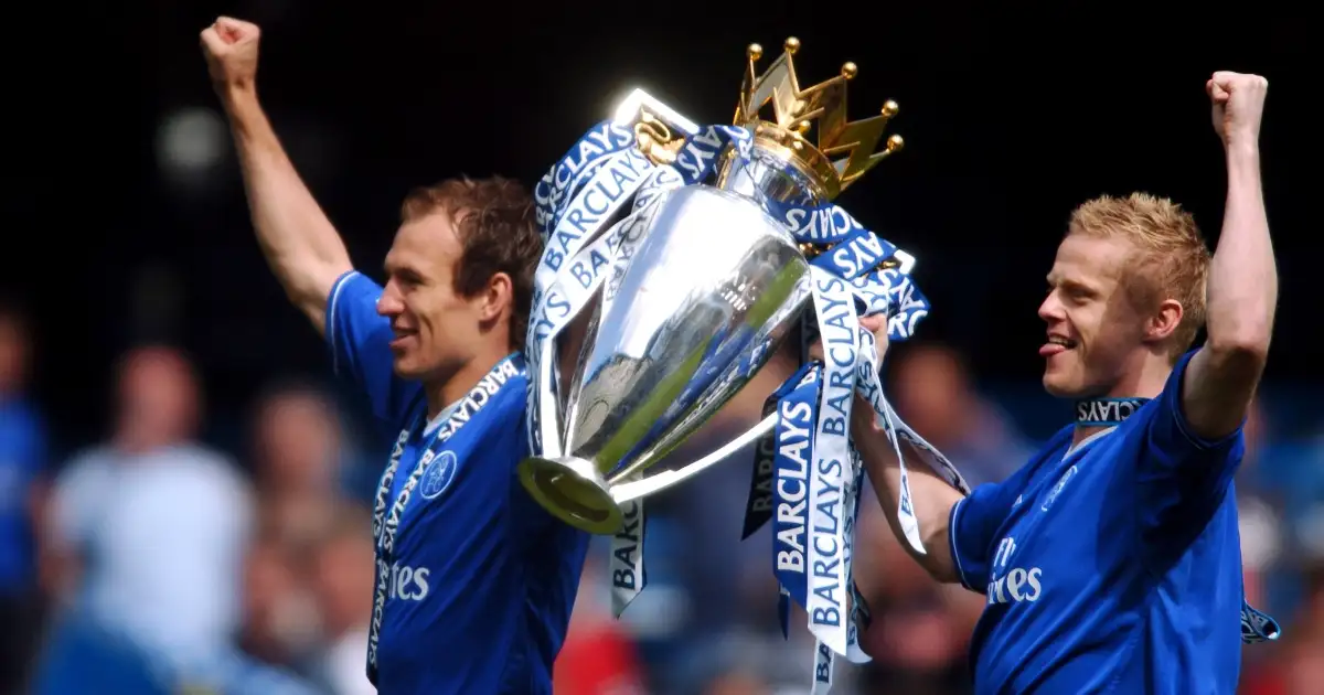 Chelsea's Arjen Robben and Damien Duff with the Premier League trophy, Stamford Bridge, London, 07 May 2005.