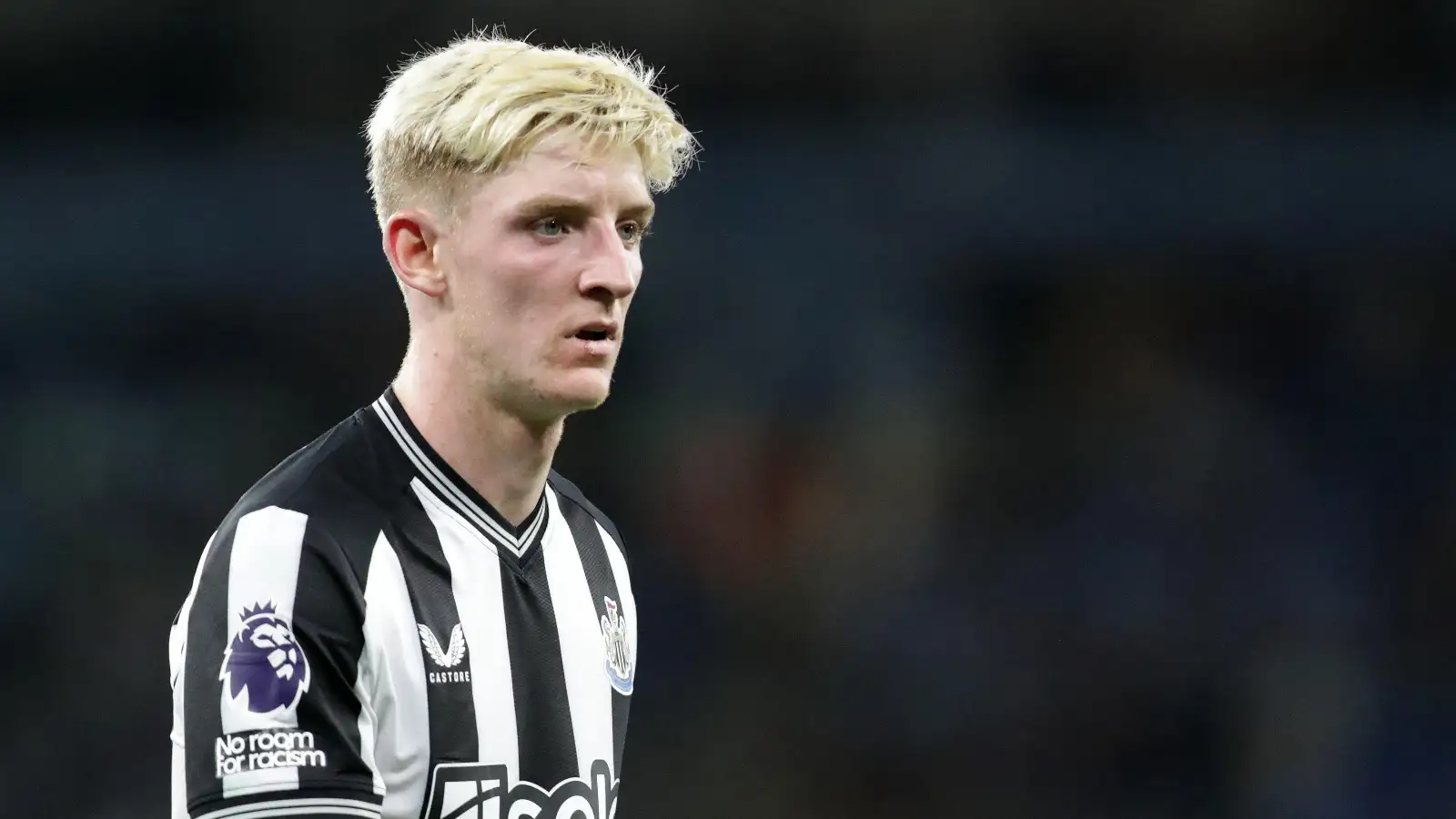 Anthony Gordon during the Premier League match between Manchester City and Newcastle United at Etihad Stadium, Manchester, August 2023.