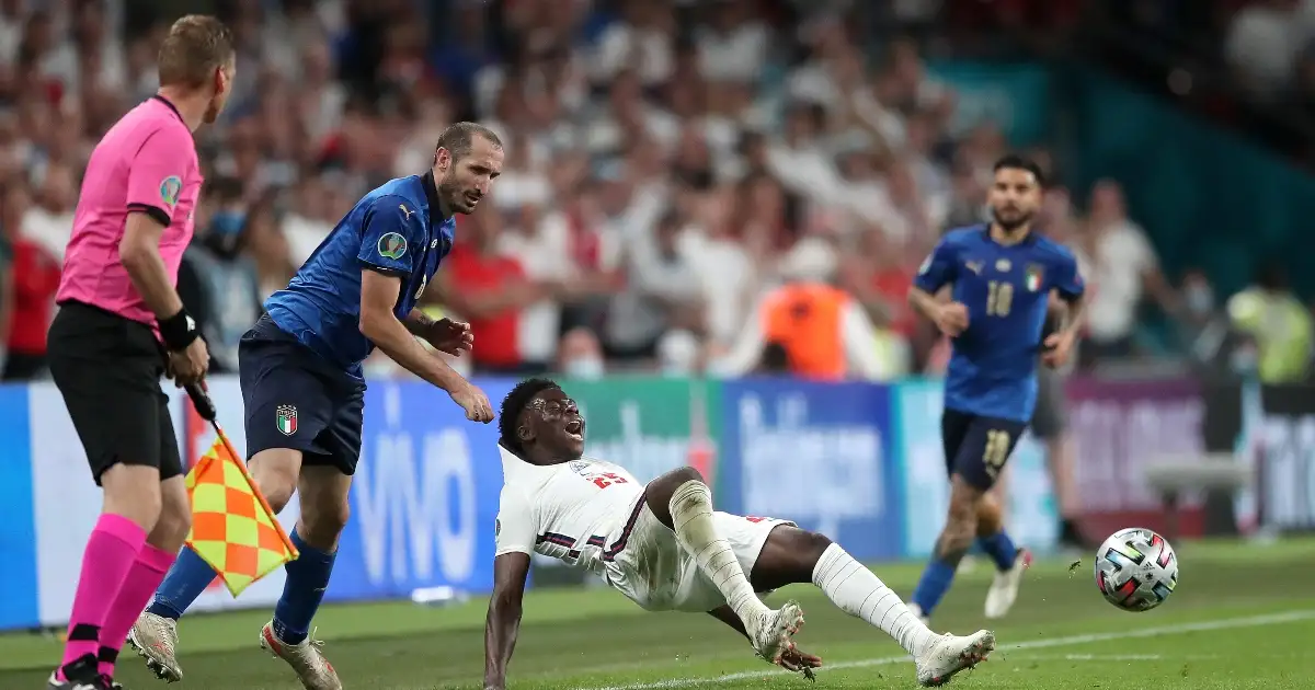 Watch: Giorgio Chiellini cynically fouls Bukayo Saka in injury-time