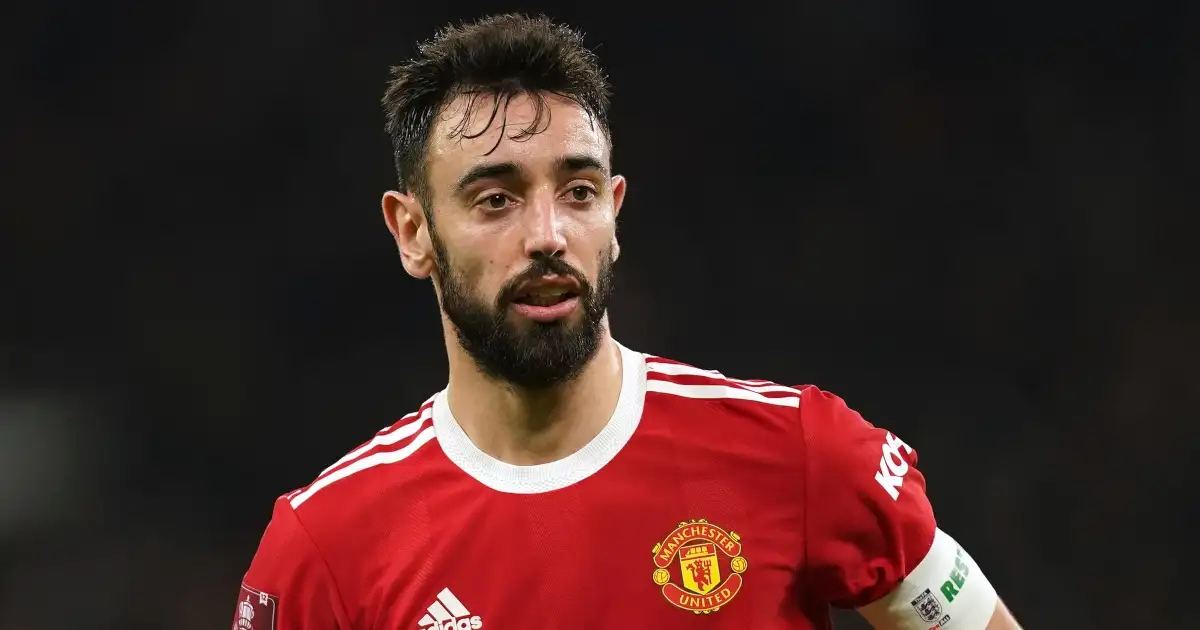 Watch: Bruno Fernandes avoids red for nasty challenge against Arsenal