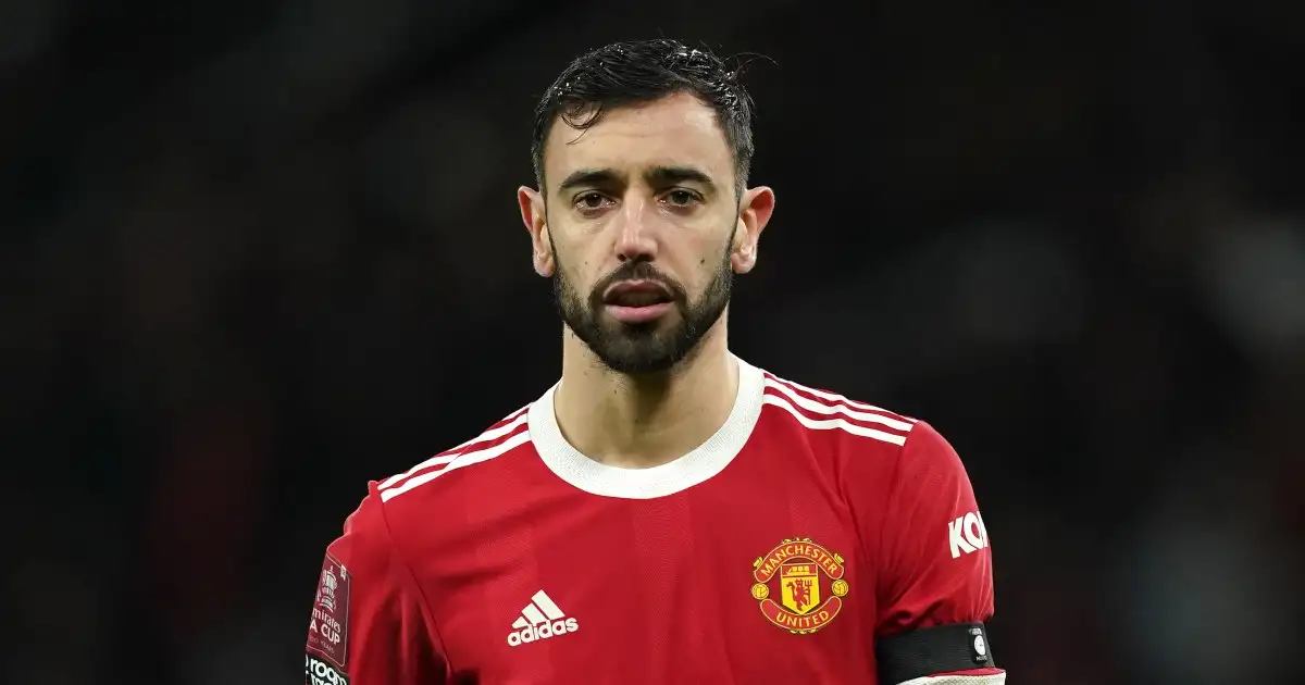 Watch: Bruno Fernandes squanders great Man Utd chance vs. Arsenal