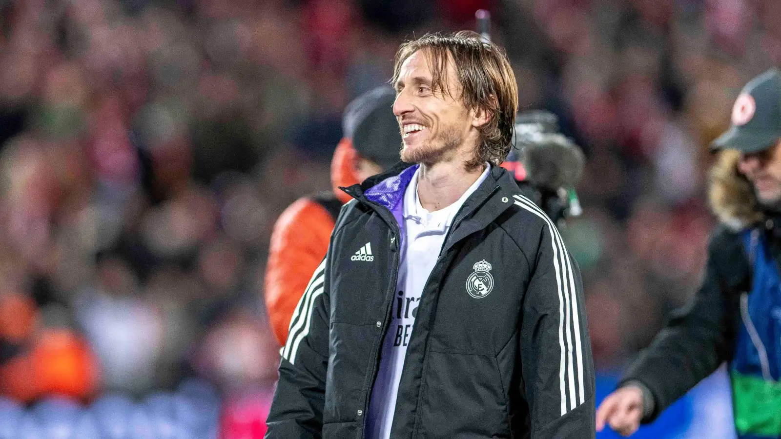 14 greats applauded by opposition fans: Modric, Ronaldinho, Messi…