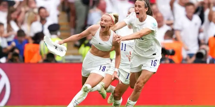 Chloe Kelly's extra-time goal sends England past Germany in women's  European Championship soccer final - The Boston Globe