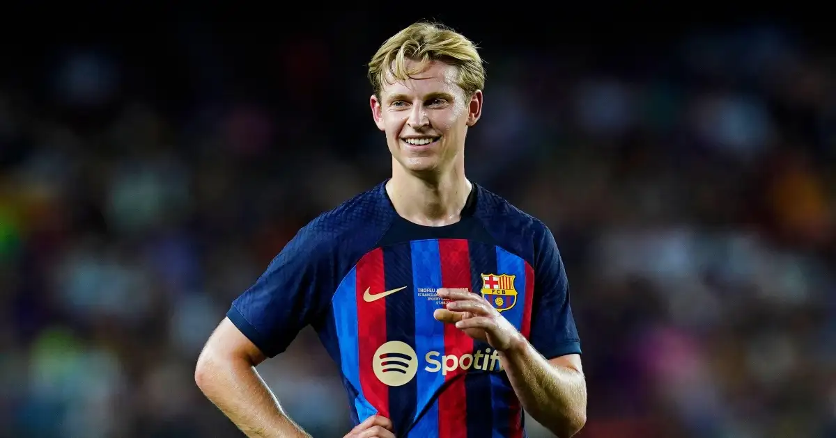 Watch: Man Utd target Frenkie de Jong gets abused by Barcelona fans