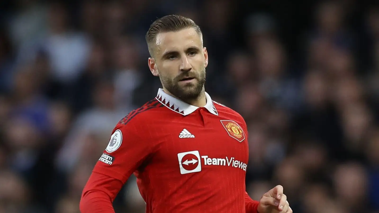 Watch: Luke Shaw saves Mount from Lisandro Martinez battering