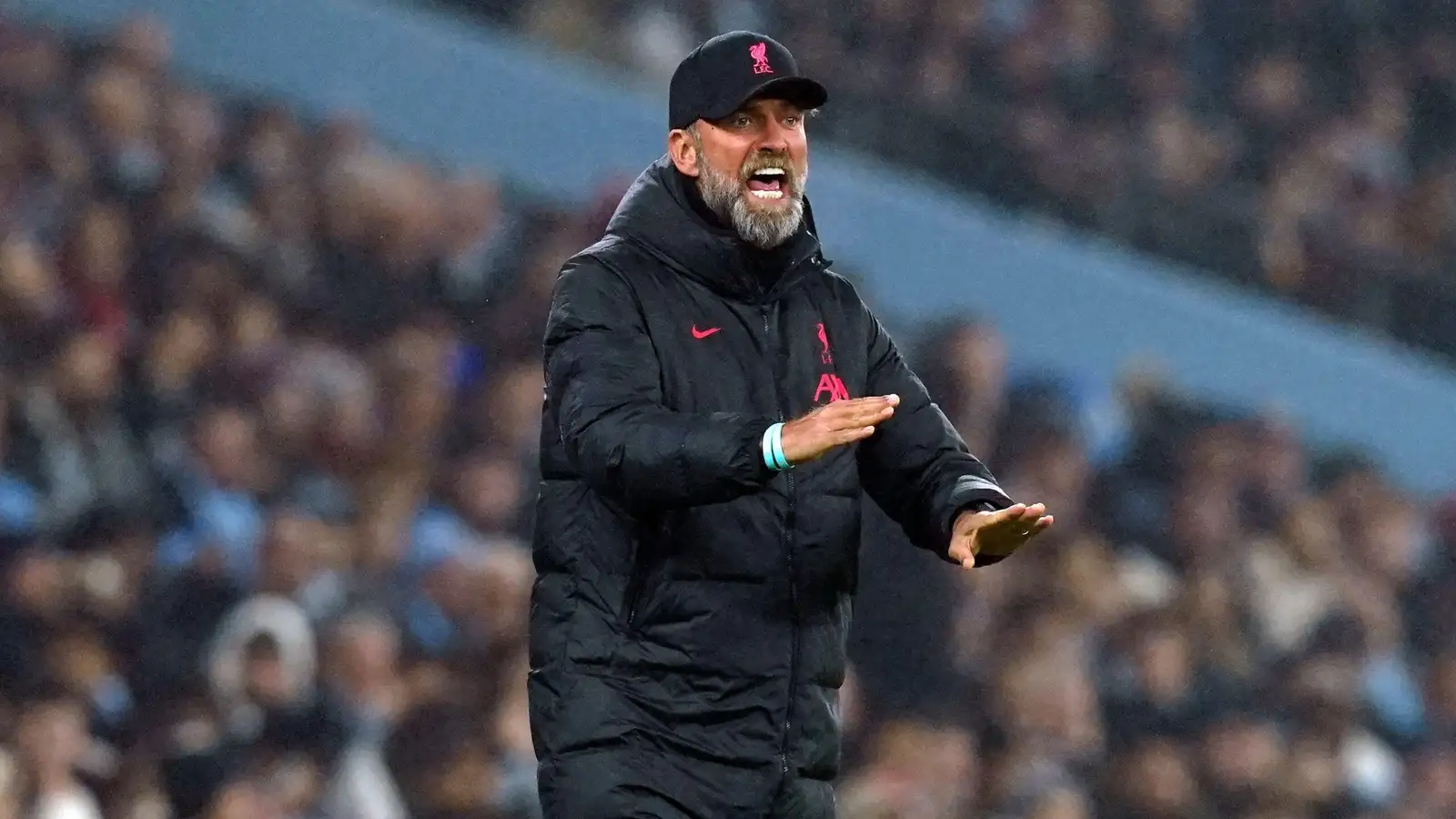 Watch: Jurgen Klopp’s reaction to Nunez miss is absolutely hilarious