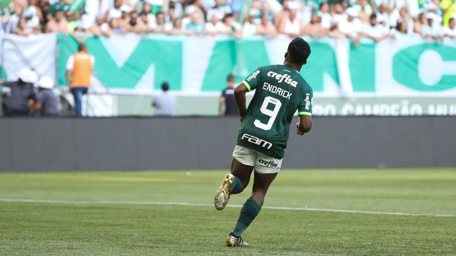 Endrick of Palmeiras during the match against Fluminense, in the 37th round of the Brazilian Championship, at Allianz Parque, west of São Paulo, this Sunday, November 3, 2023.