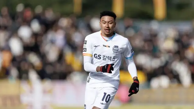 Jesse Lingard in action for FC Seoul.