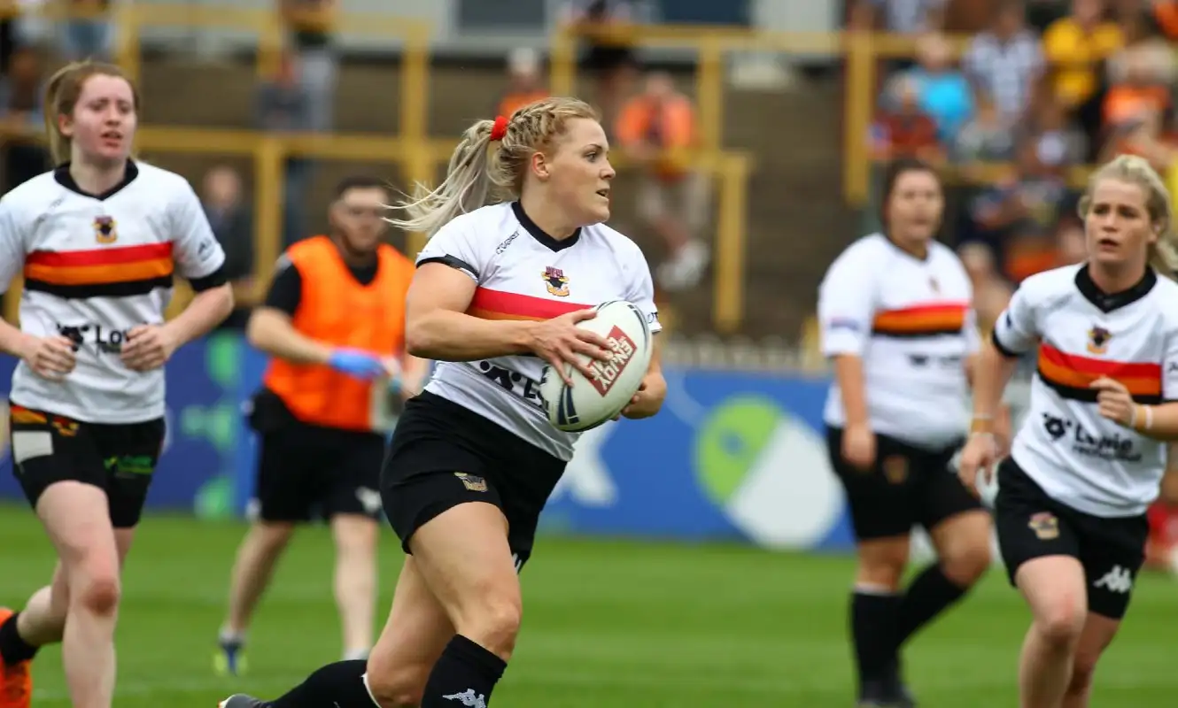 St Helens recruit England international Amy Hardcastle