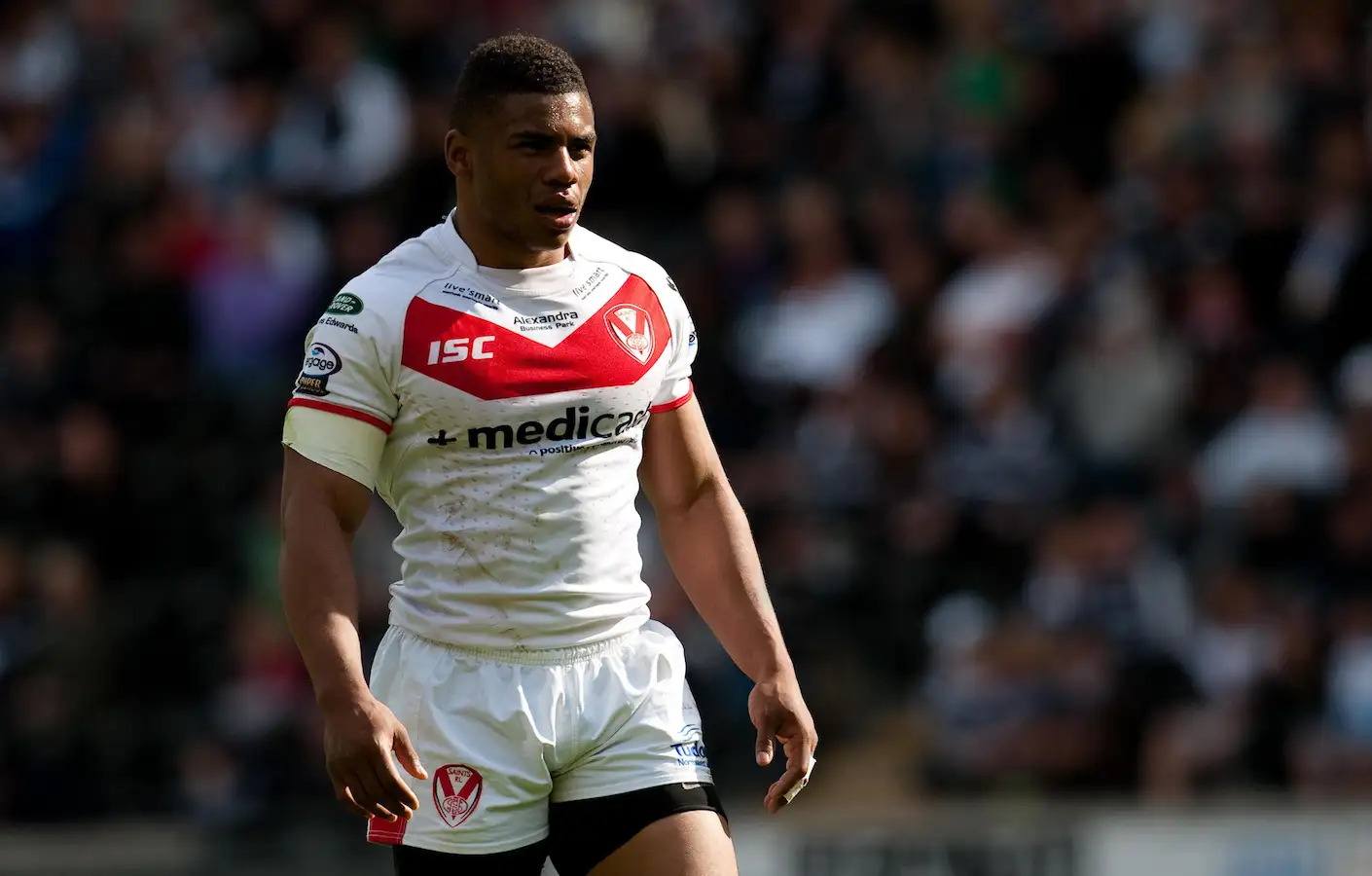 Leeds bring Kyle Eastmond back to rugby league