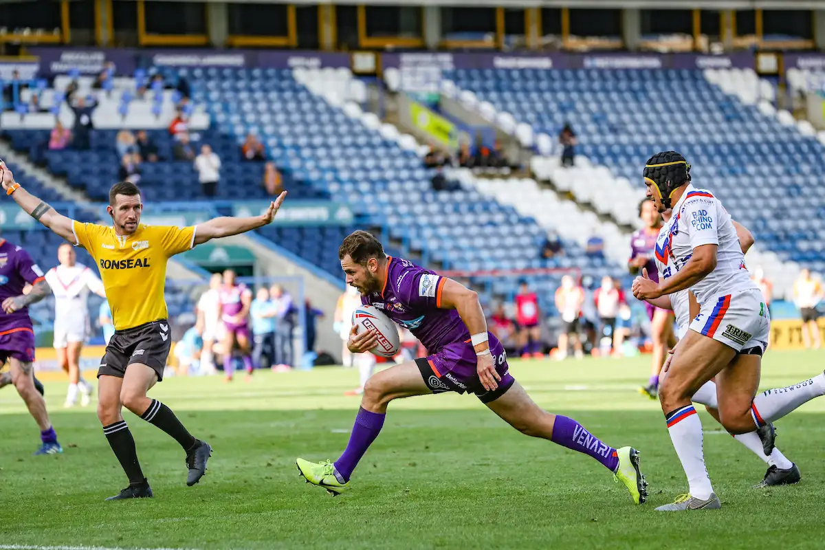 Wakefield 6-29 Huddersfield: Luke Robinson leads Giants to first win since restart