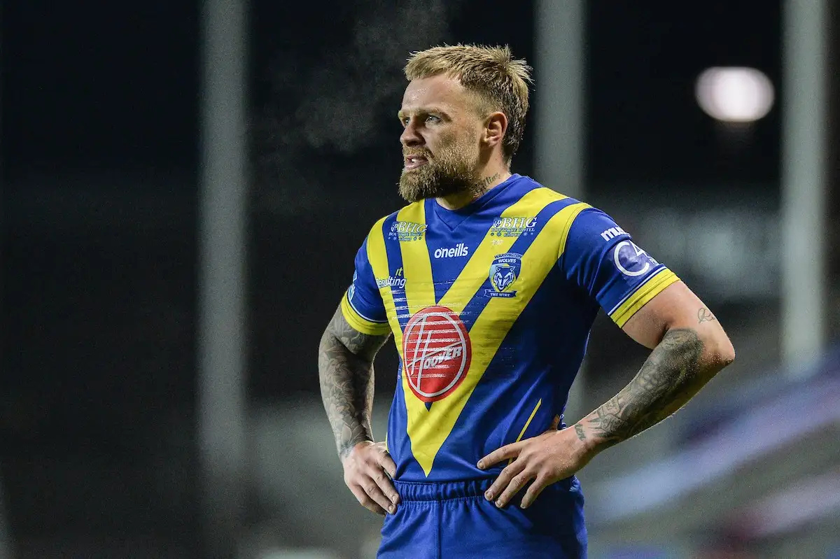 Warrington 19-12 Huddersfield: Wolves too strong for Giants