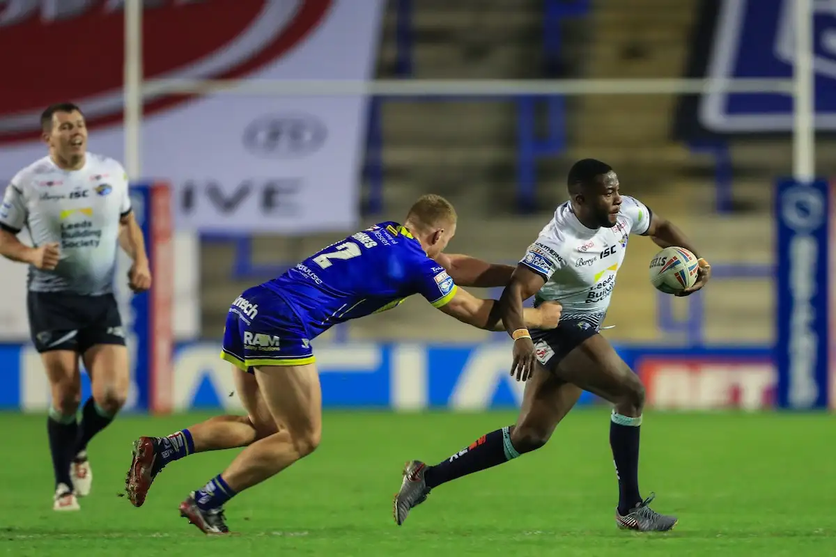 Leeds forward Muizz Mustapha joins Hull KR on loan after extending Rhinos stay