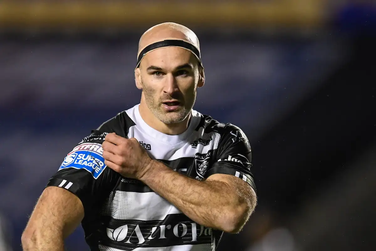 Hull skipper Danny Houghton pens new deal