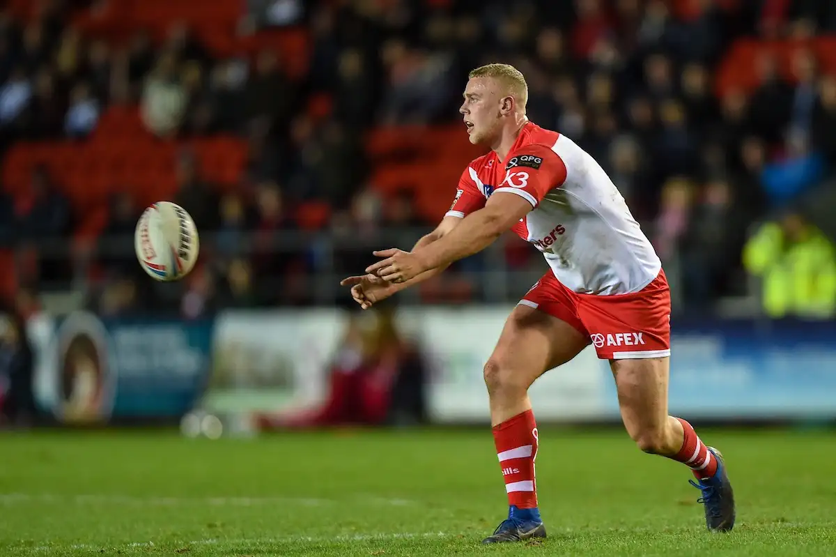 Huddersfield sign forward Jack Ashworth from St Helens