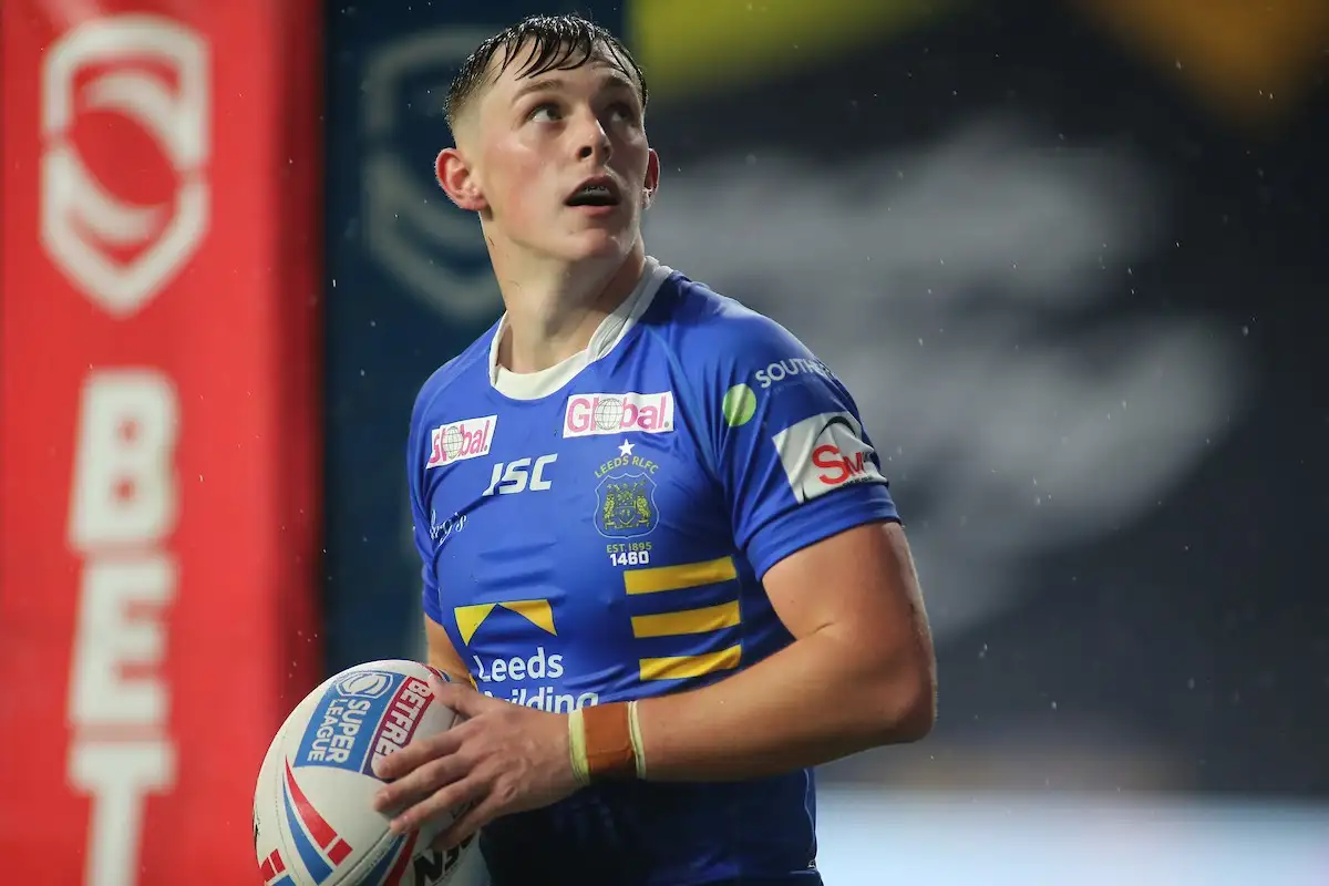 Leeds youngster Jack Broadbent signs new deal