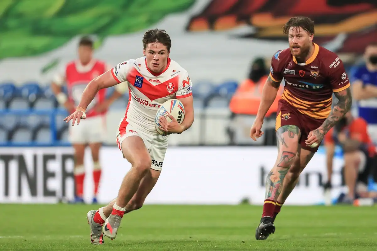 Huddersfield 10-18 St Helens: Saints maintain unbeaten start