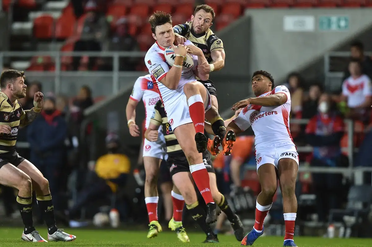 Salford sign young centre Ben Davies on loan from St Helens