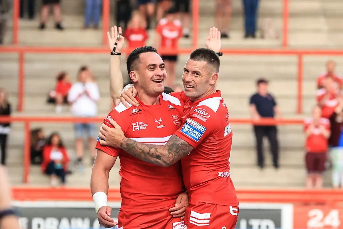 Rugby team Salford Red Devils get Covid-19 vaccine