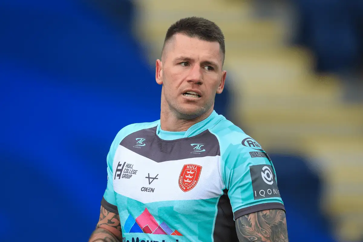 Shaun Kenny-Dowall signs new one-year deal