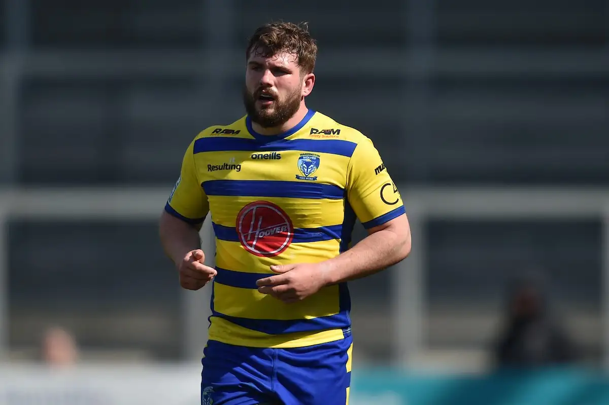 Leigh sign Warrington prop Rob Butler on loan