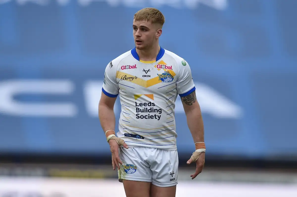 Featherstone bring in Alex Sutcliffe from Leeds on loan