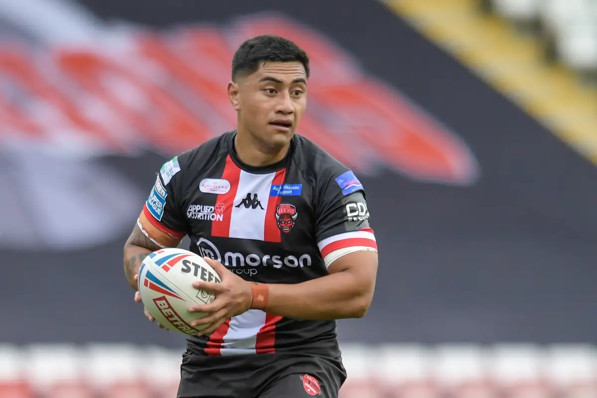 Leigh snap up Tonga star Ata Hingano