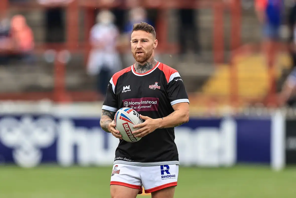 Jamie Ellis warming up for Leigh