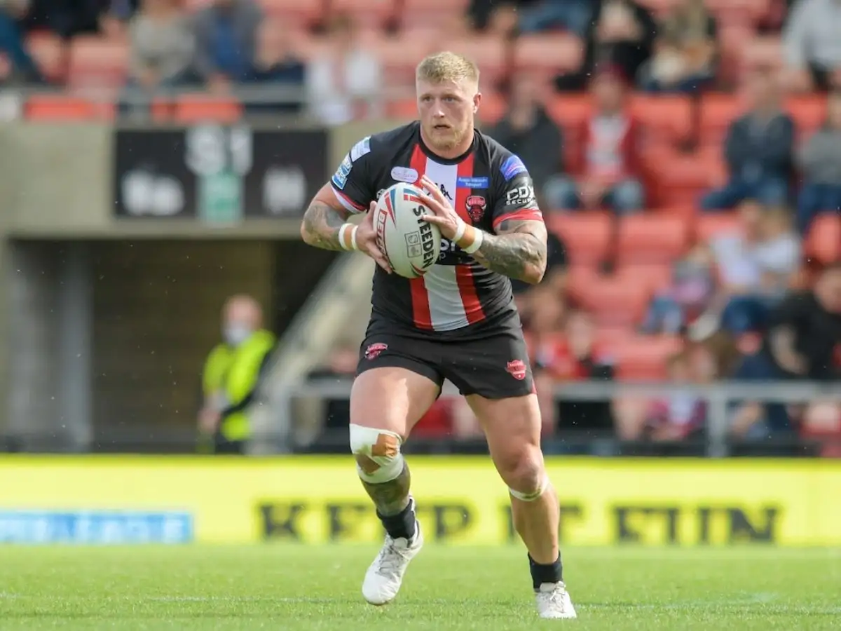 Salford duo head to Widnes on loan