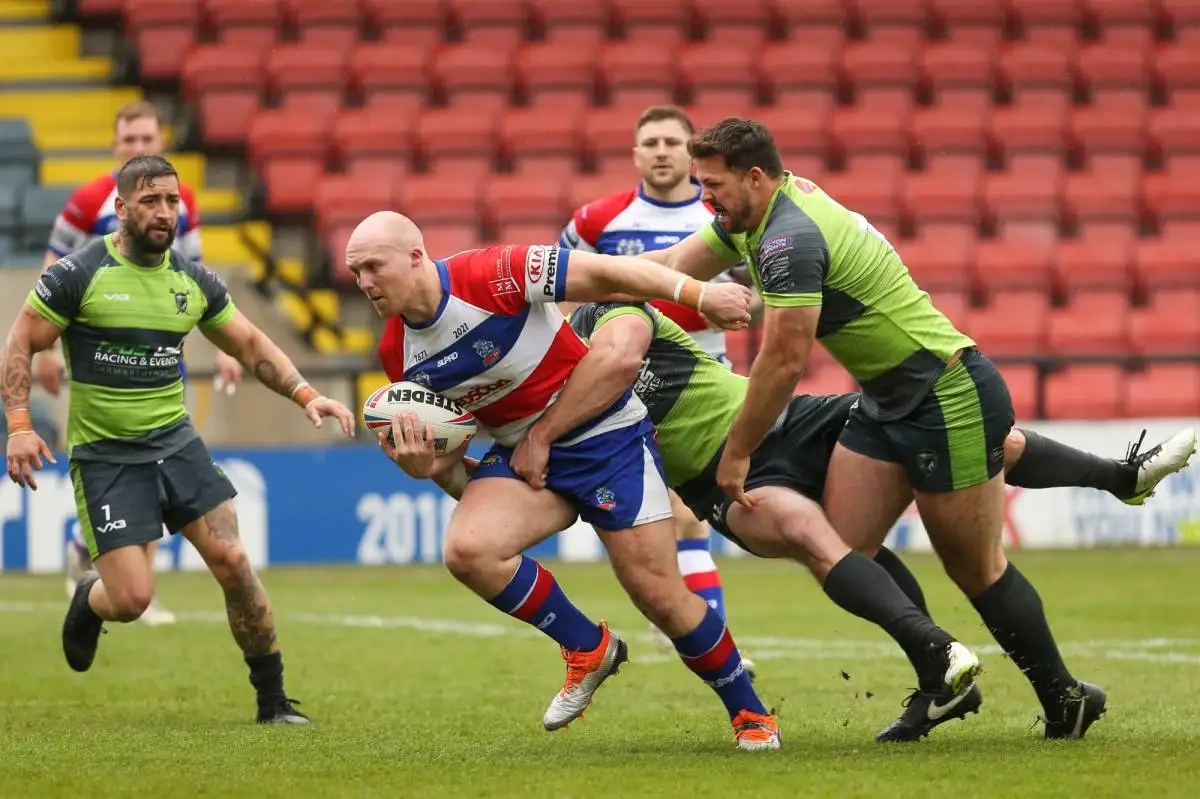 Rochdale Hornets re-sign popular forward